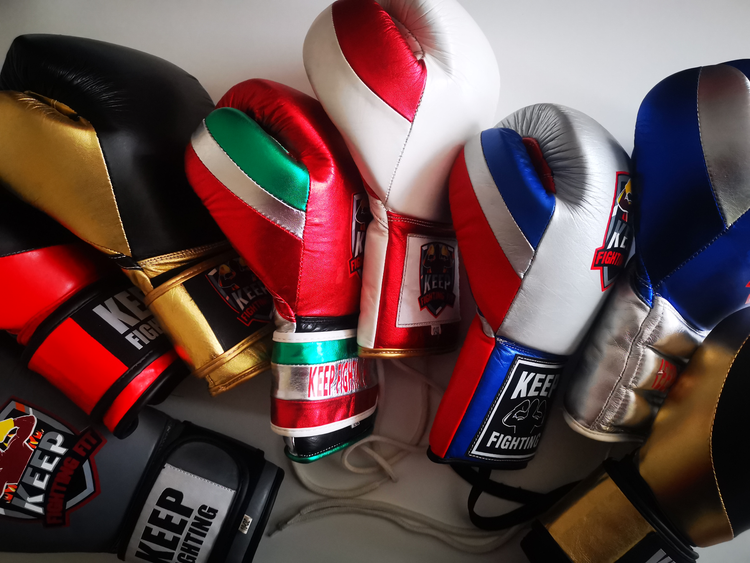 Fighting Boxing Gloves