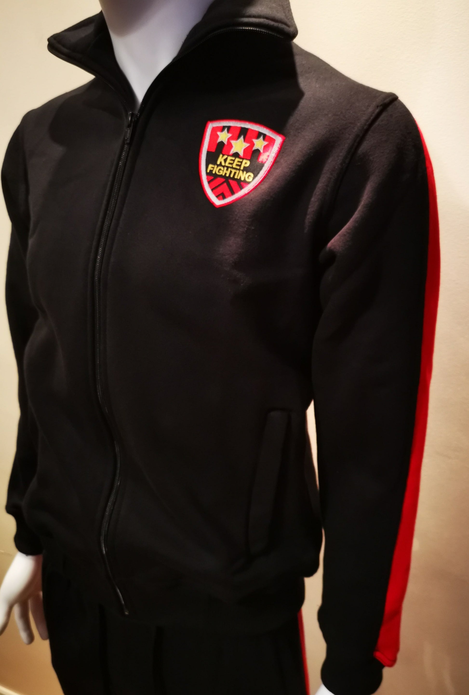 black Red tracktop